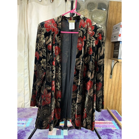 Willow Ridge Jackets & Blazers - Willow Ridge Women's Small Red And Black Floral Poly Spandex Blend Blazer Jacket
